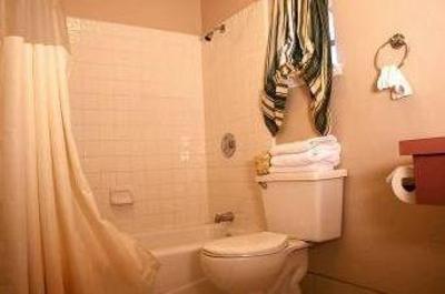 фото отеля Ocean Breeze Inn