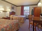 фото отеля Super 8 Motel Lee / Berkshires / Outlet Area