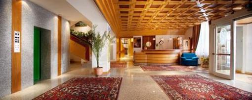 фото отеля Grand Hotel Rabbi