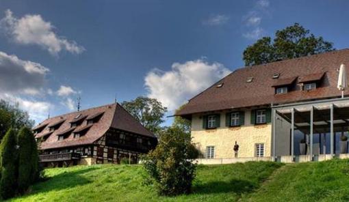 фото отеля Hotel Hofgut Hohenkarpfen Hausen ob Verena