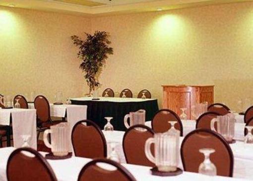 фото отеля Quality Inn Sawgrass Conference Center