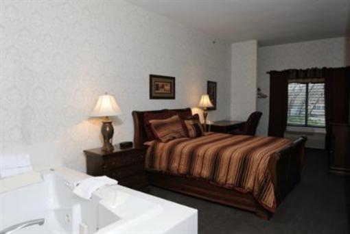 фото отеля Lexington Hotel at Cliffbreakers' Riverside Resort