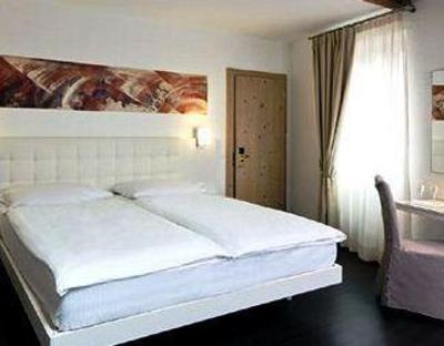 фото отеля Hotel America Locarno