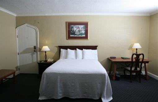 фото отеля Senate Luxury Suites