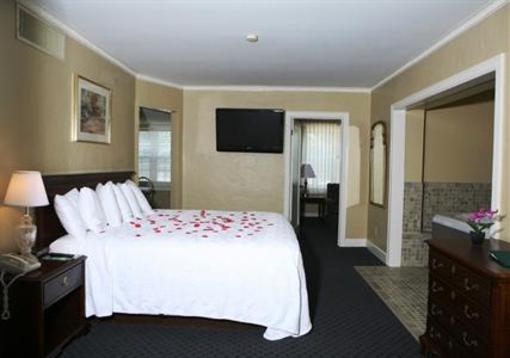 фото отеля Senate Luxury Suites