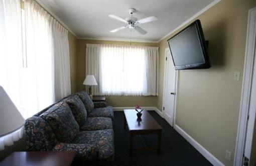 фото отеля Senate Luxury Suites
