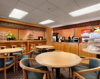 фото отеля Days Inn & Suites Davenport