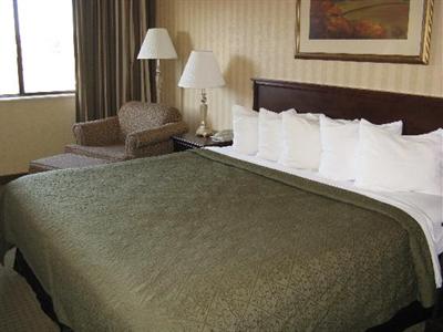 фото отеля Quality Inn Valley Suites