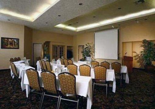фото отеля Quality Inn Valley Suites