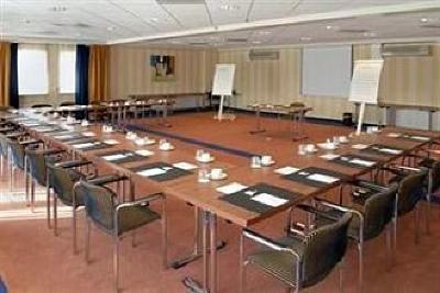фото отеля Golden Tulip Arnhem Velp