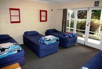 фото отеля Te Anau Lakefront Backpackers
