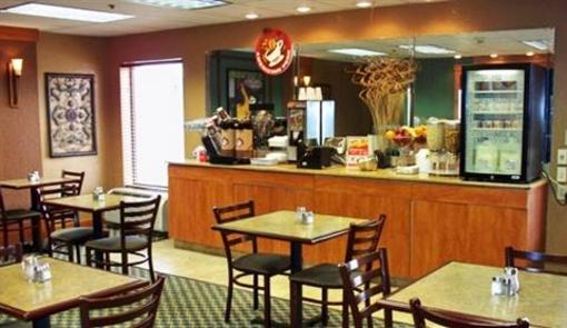 фото отеля AmericInn Wichita South
