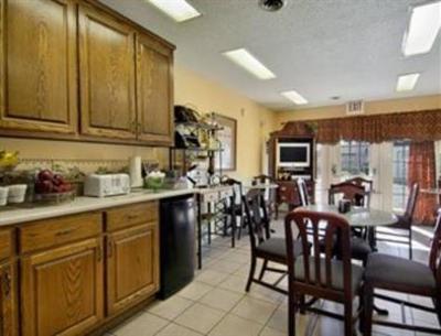 фото отеля Baymont Inn & Suites Macon