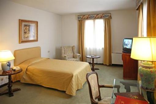 фото отеля Hotel Villa Montanarini