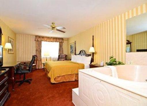 фото отеля Quality Inn & Suites University Airport
