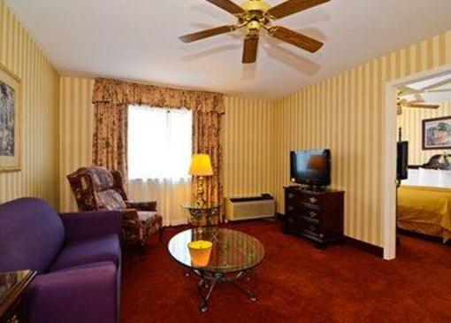 фото отеля Quality Inn & Suites University Airport