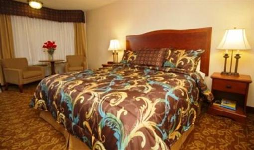 фото отеля Tropicana Inn & Suites