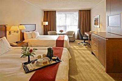 фото отеля BEST WESTERN PLUS Lamplighter Inn and Conference Centre