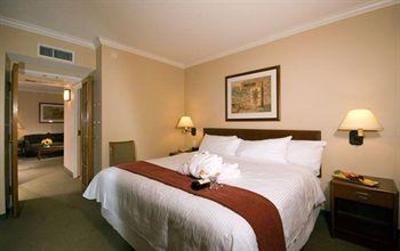 фото отеля BEST WESTERN PLUS Lamplighter Inn and Conference Centre