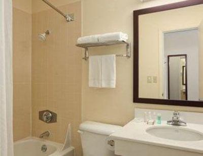 фото отеля Baymont Inn & Suites Jefferson City