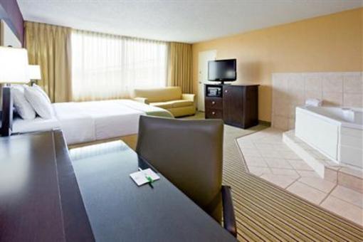 фото отеля Holiday Inn Hotel & Suites Parsippany Fairfield