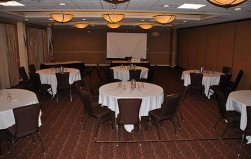 фото отеля Holiday Inn Hotel & Suites Parsippany Fairfield
