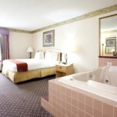 фото отеля Holiday Inn Express Hotel & Suites Christiansburg
