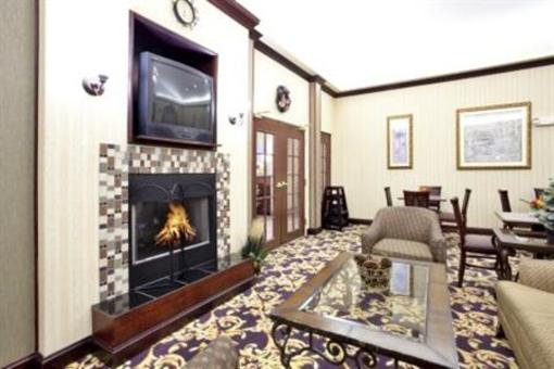 фото отеля Holiday Inn Express Hotel & Suites Christiansburg