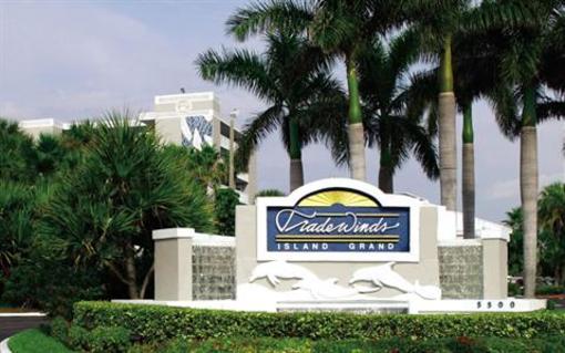 фото отеля TradeWinds Island Grand Beach Resort