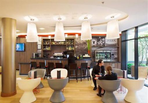 фото отеля Courtyard by Marriott Paris Boulogne