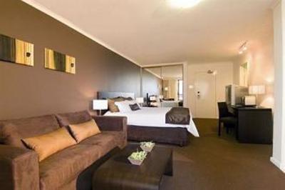 фото отеля Oaks Hyde Park Plaza