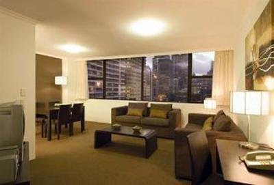 фото отеля Oaks Hyde Park Plaza