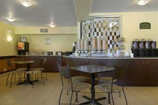 фото отеля Super 8 Hotel - Quebec City / Ste Foy
