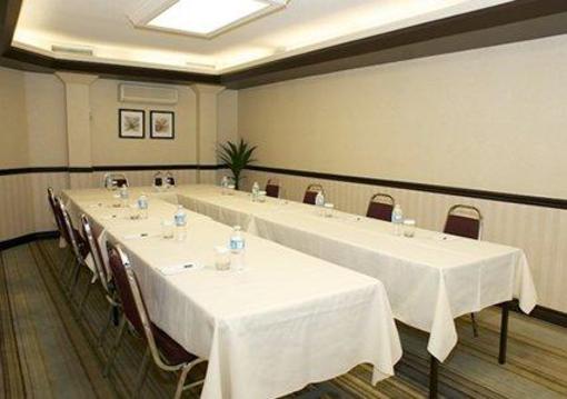 фото отеля Quality Inn Airport West
