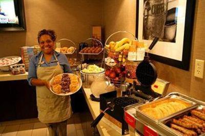 фото отеля Hampton Inn and Suites North Fort Worth - Alliance Airport