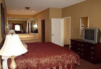 фото отеля Town & Country Inn and Suites