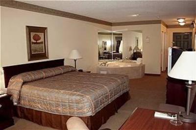 фото отеля Town & Country Inn and Suites