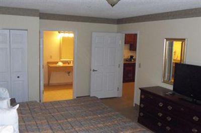 фото отеля Town & Country Inn and Suites