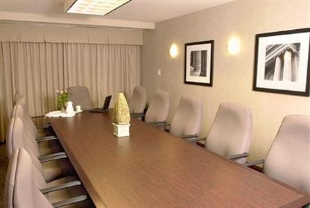 фото отеля Four Points by Sheraton Winnipeg International Airport