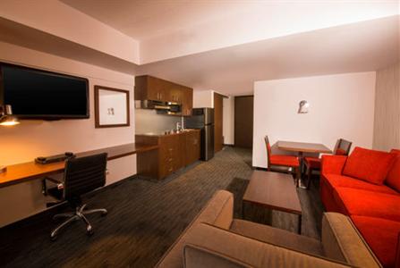 фото отеля Four Points by Sheraton Winnipeg International Airport