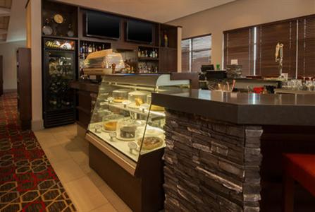 фото отеля Four Points by Sheraton Winnipeg International Airport