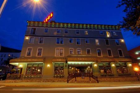 фото отеля Hume Hotel