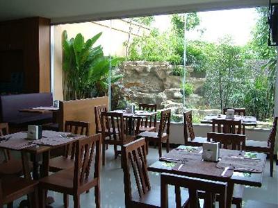 фото отеля Oasis Hotel Chiang Mai
