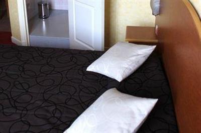 фото отеля Hotel Crystal Reims