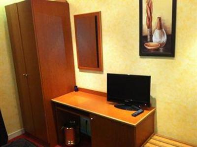 фото отеля Hotel Crystal Reims