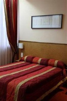 фото отеля Hotel Crystal Reims
