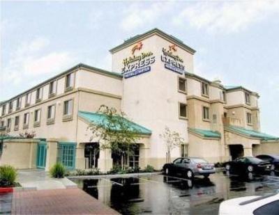 фото отеля Holiday Inn Express and Suites Elk Grove