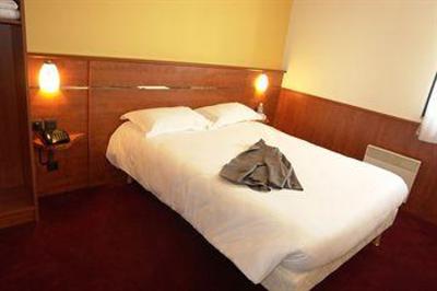 фото отеля Brit Hotel Le Villeneuve Saint-Gregoire
