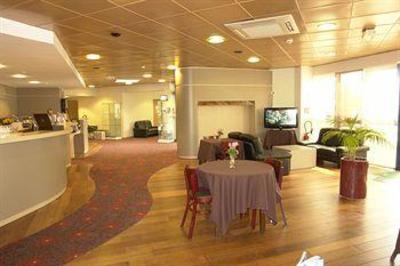 фото отеля Brit Hotel Le Villeneuve Saint-Gregoire