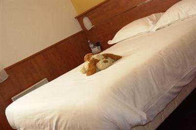 фото отеля Brit Hotel Le Villeneuve Saint-Gregoire